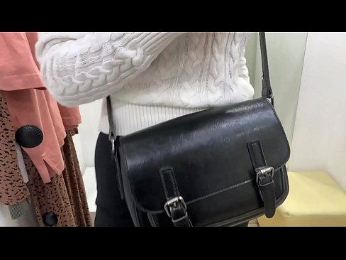 ❤️ Фитинг бөлмөсүндө жаш канчык FeralBerryди дилдо менен коомдук мастурбациялоо ❤️ Порно порно ky.shufflesex-com.ru ☑